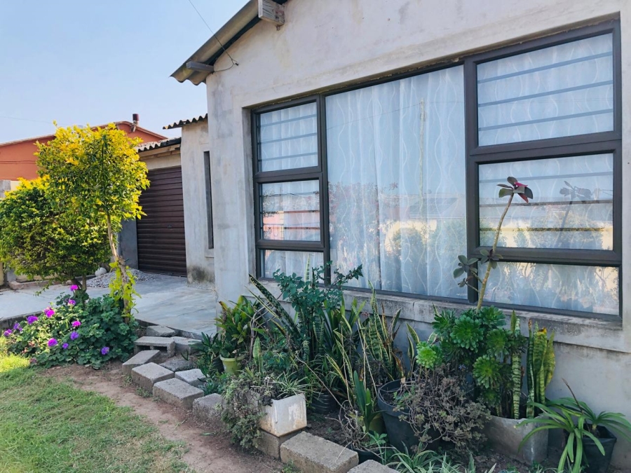 2 Bedroom Property for Sale in Kwa Nobuhle Eastern Cape